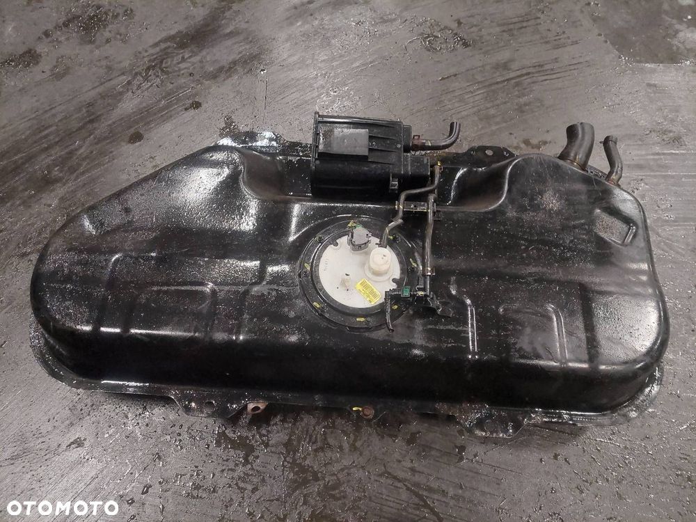 BAK ZBIORNIK PALIWA + POMPKA METALOWY HYUNDAI I20 I 1.2 B 31110-1J000 - 1