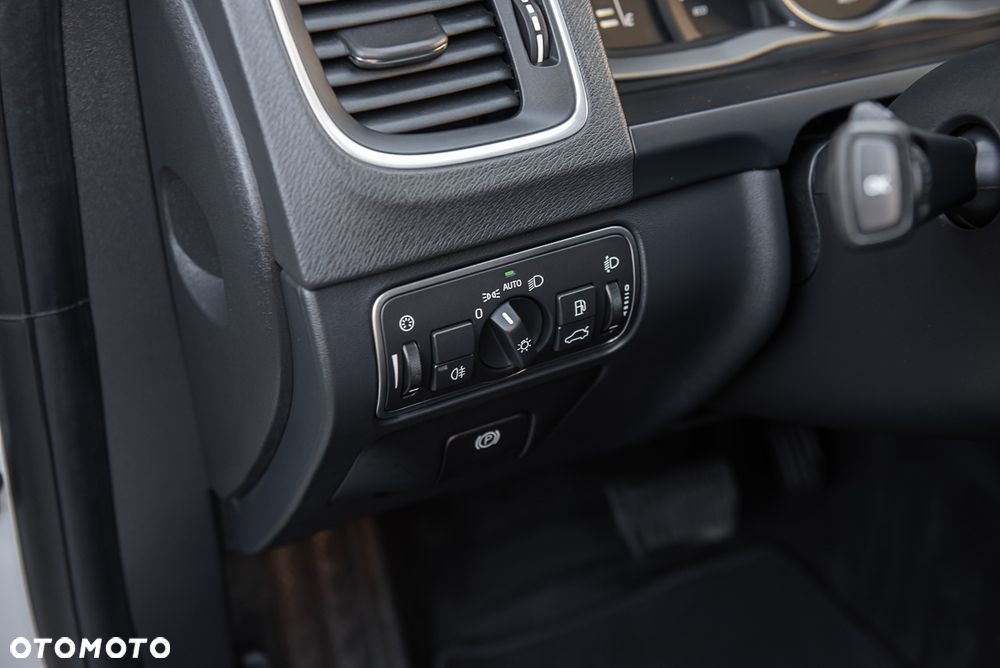 Volvo V60 D4 Geartronic Summum - 17