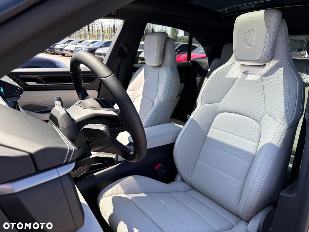 Porsche Macan - 32