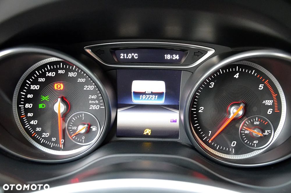 Mercedes-Benz GLA 180 (CDI) d AMG Line - 17