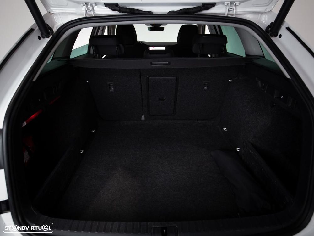 Skoda Octavia Break 2.0 TDI DSG First Edition - 12