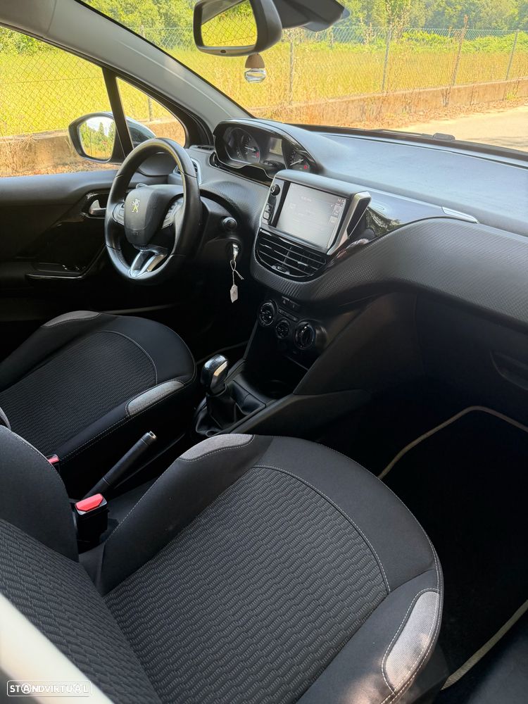 Peugeot 208 1.2 PureTech Style - 19