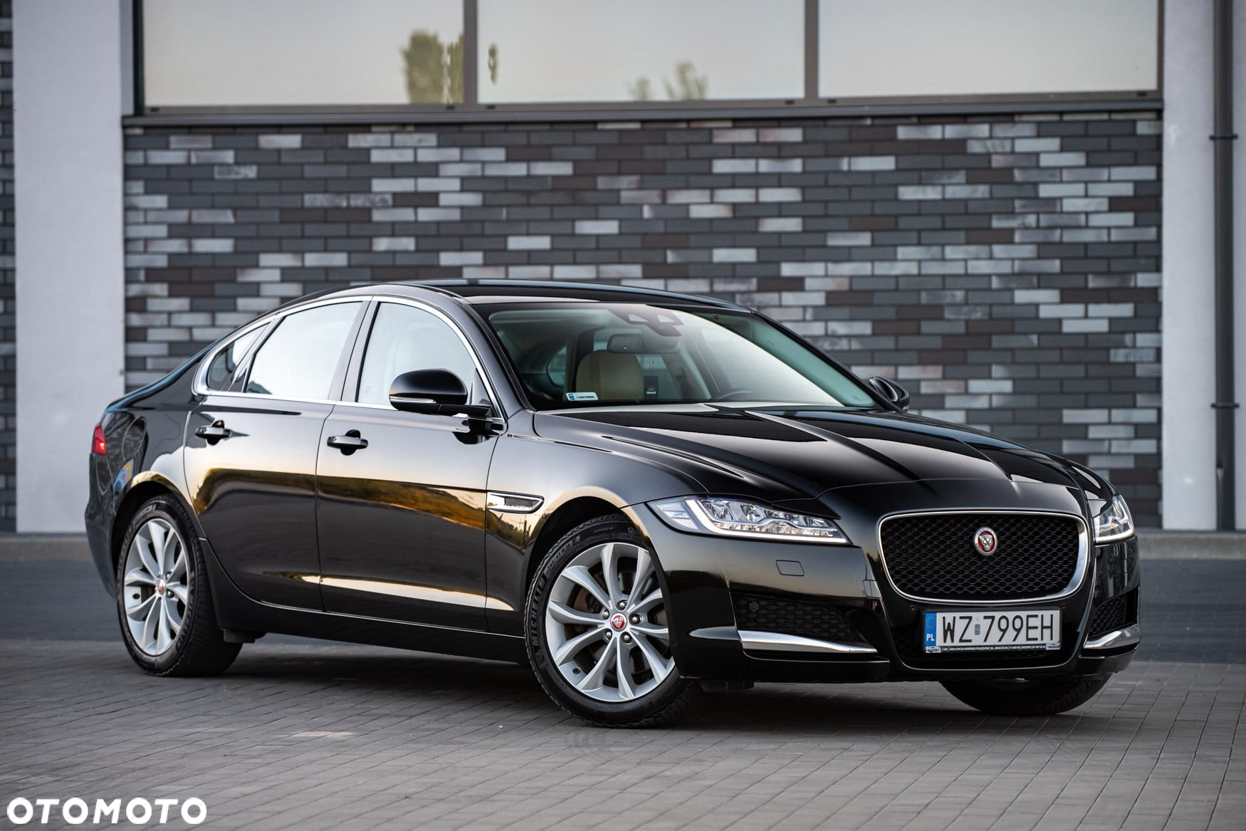Jaguar XF 2.0 i4D AWD Prestige - 5