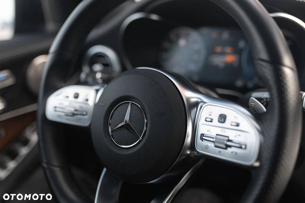 Mercedes-Benz GLC - 25
