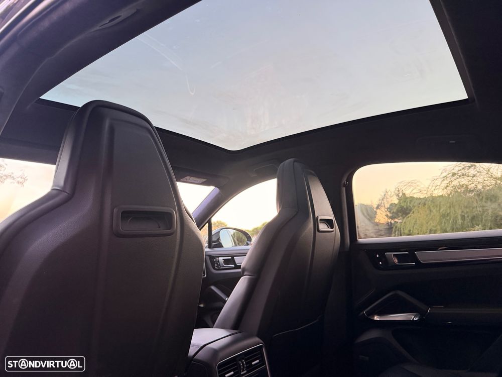 Porsche Cayenne Coupé Turbo S E-Hybrid - 35