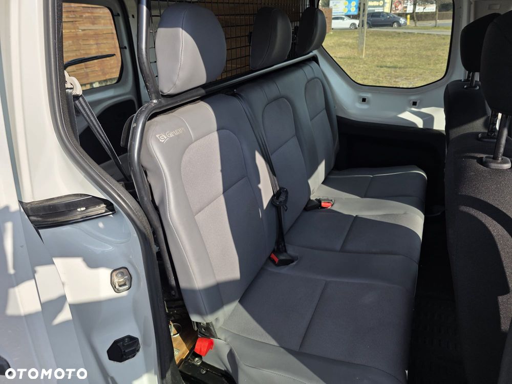 Peugeot Partner Long-5 osobowy - 18
