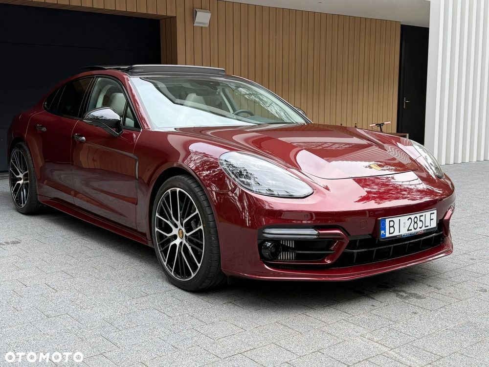 Porsche Panamera - 1