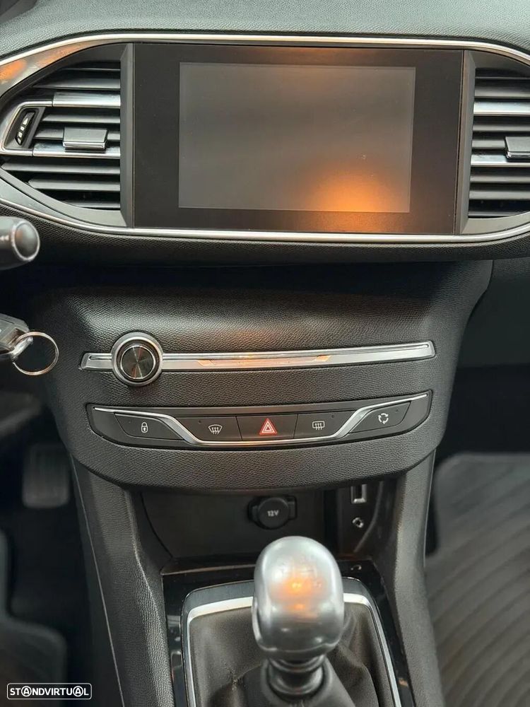 Peugeot 308 SW 1.6 BlueHDi Style - 17