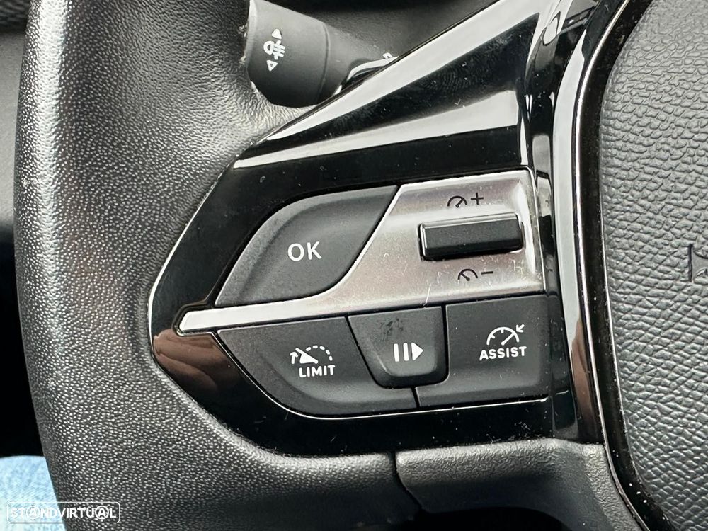 Peugeot 308 1.6 Hybrid Allure e-EAT8 - 24