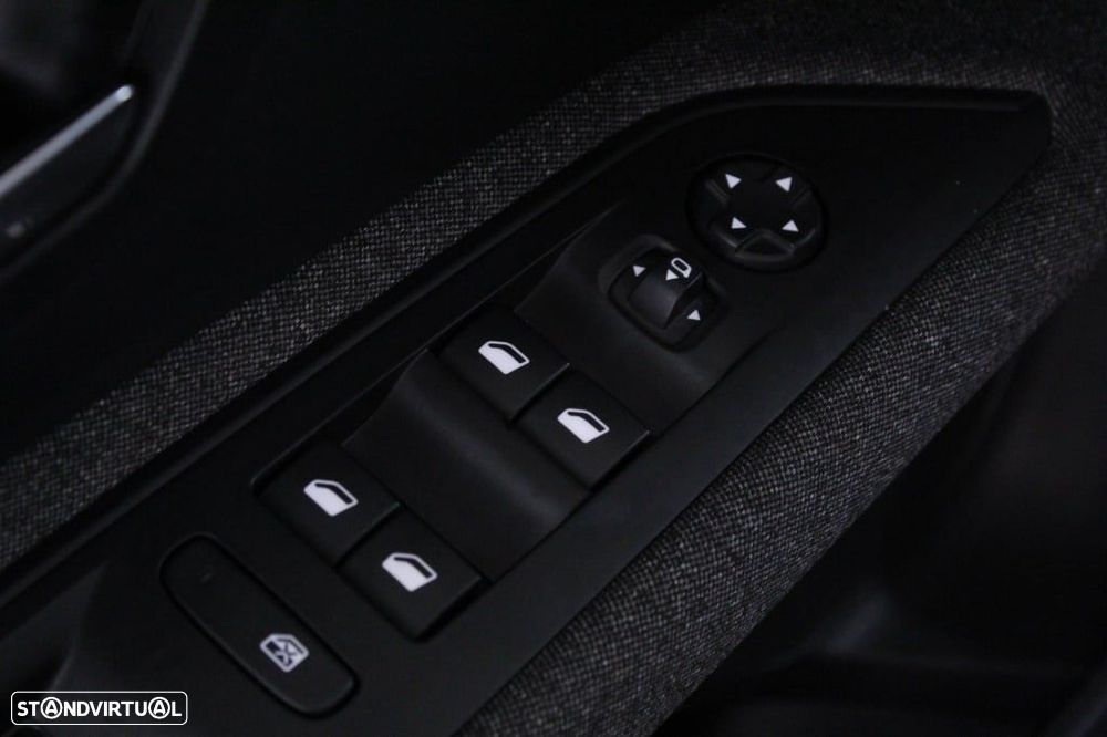 Peugeot 3008 1.2 PureTech Active Pack - 20