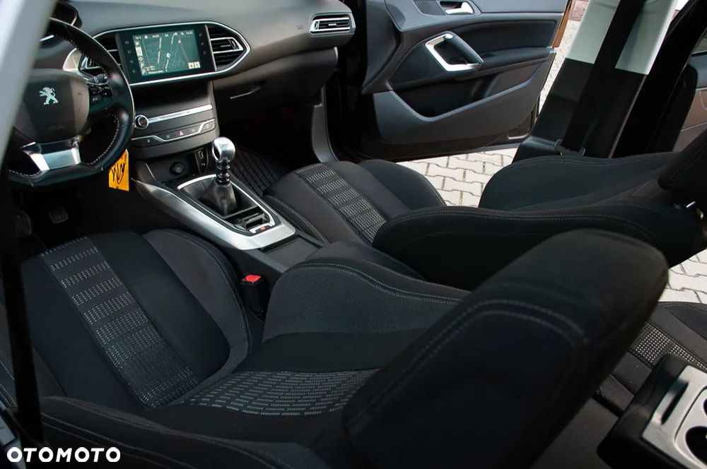 Peugeot 308 1.2 PureTech GPF Active Pack S&S - 32