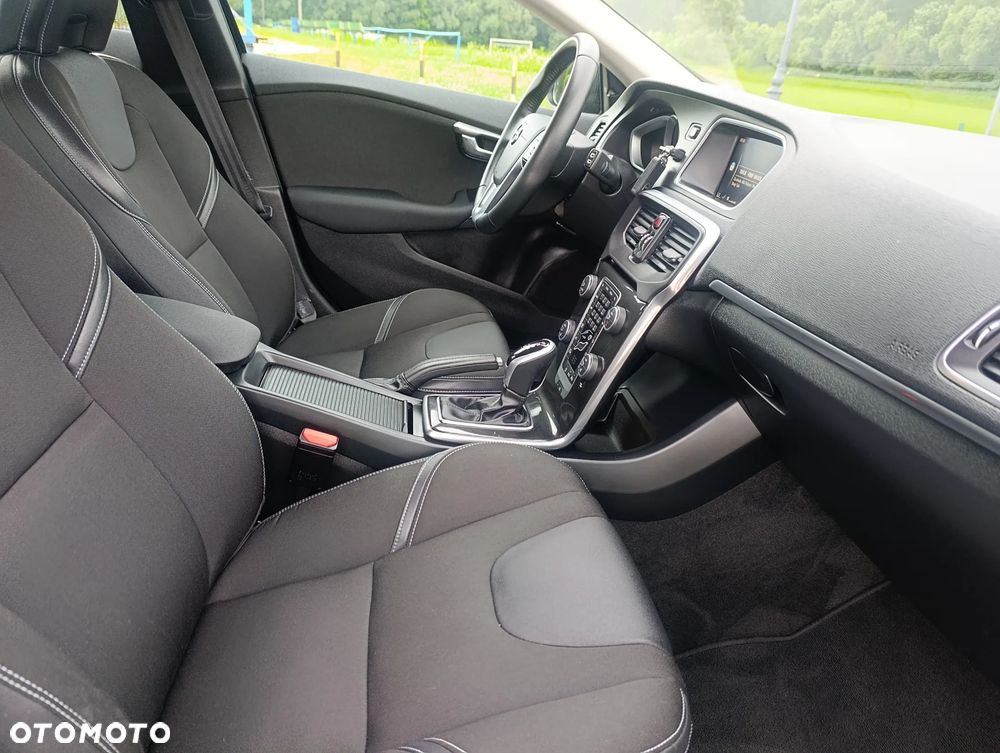 Volvo V40 T3 Geartronic Inscription - 19