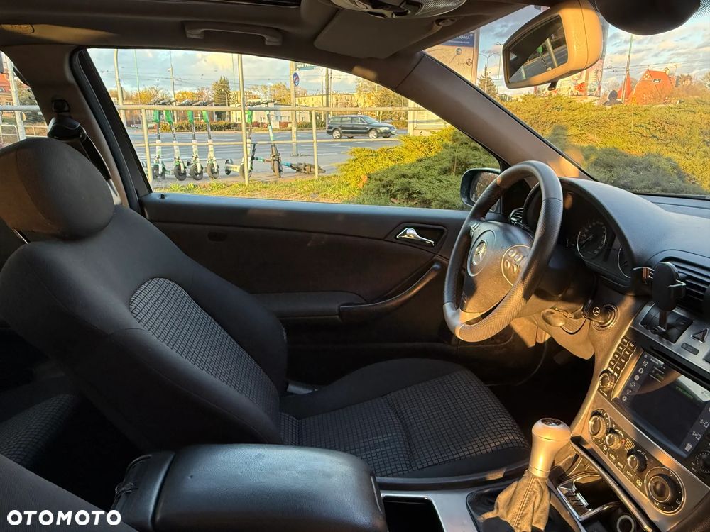 Mercedes-Benz Klasa C 180 Kompressor Sportcoupe - 15