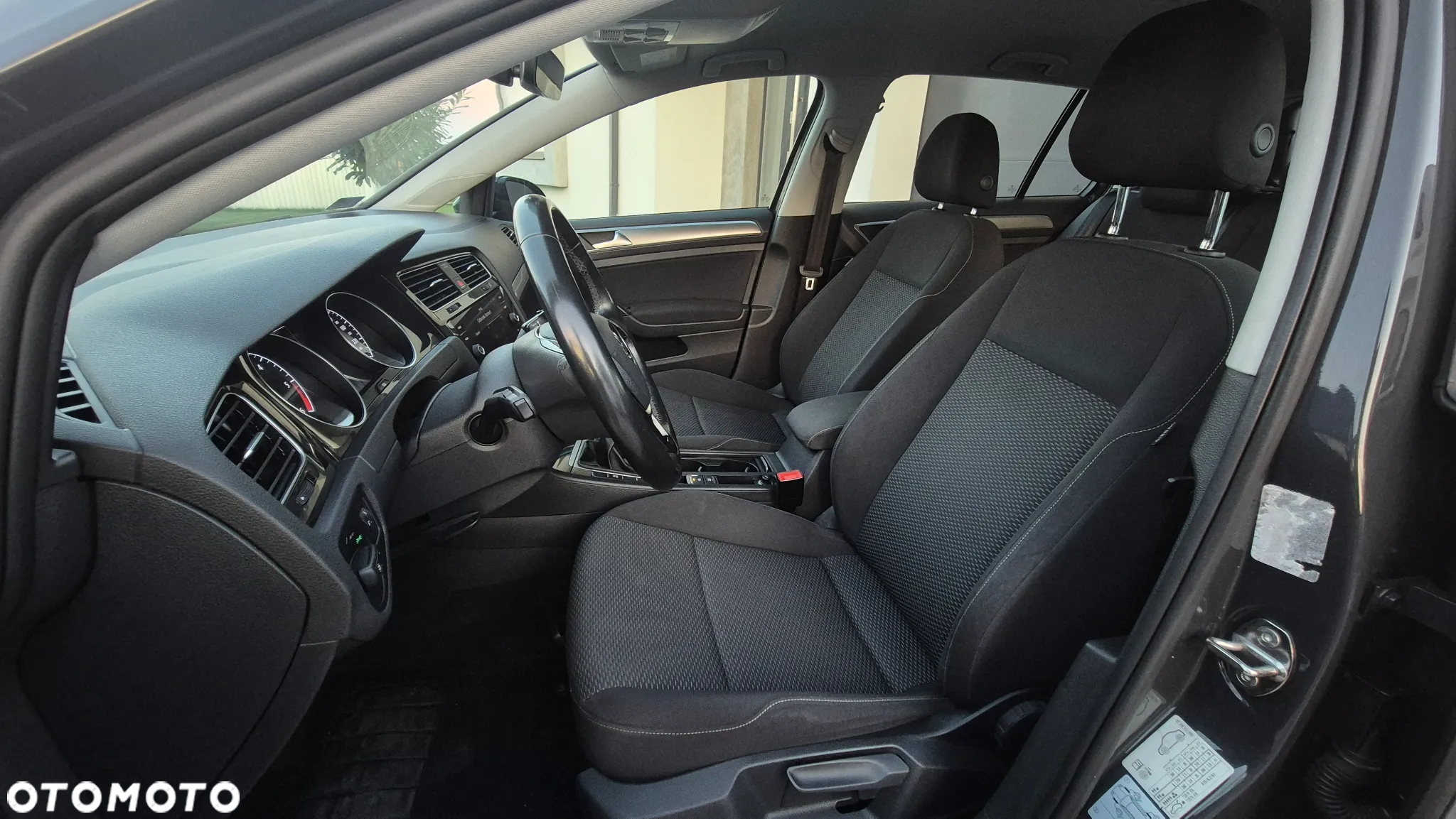 Volkswagen Golf VII 1.6 TDI BMT Trendline - 16