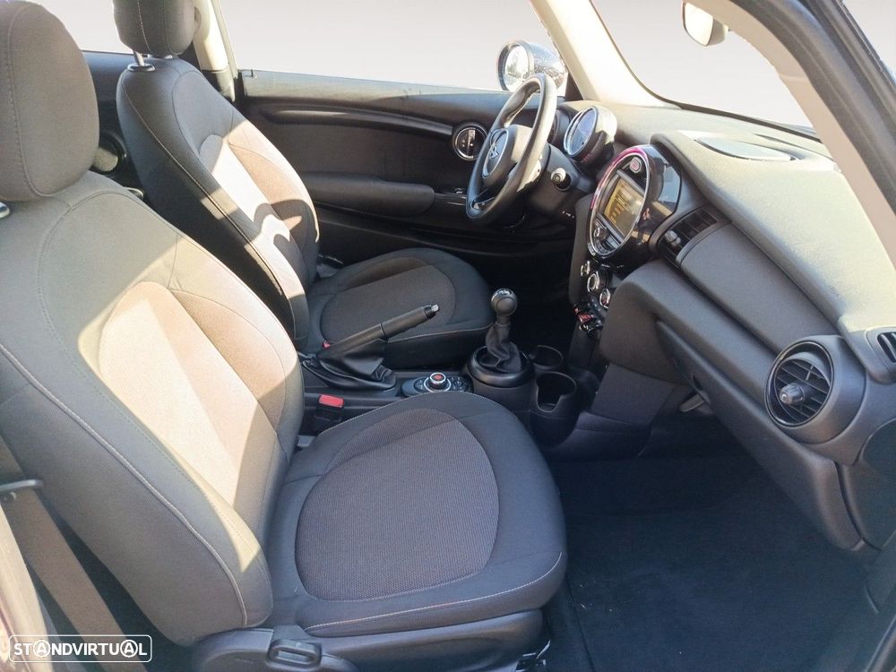 MINI 3 Portas One D - 15