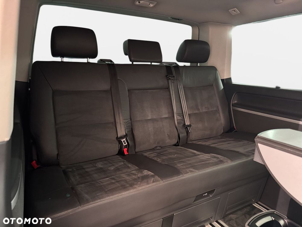 Volkswagen Multivan - 13