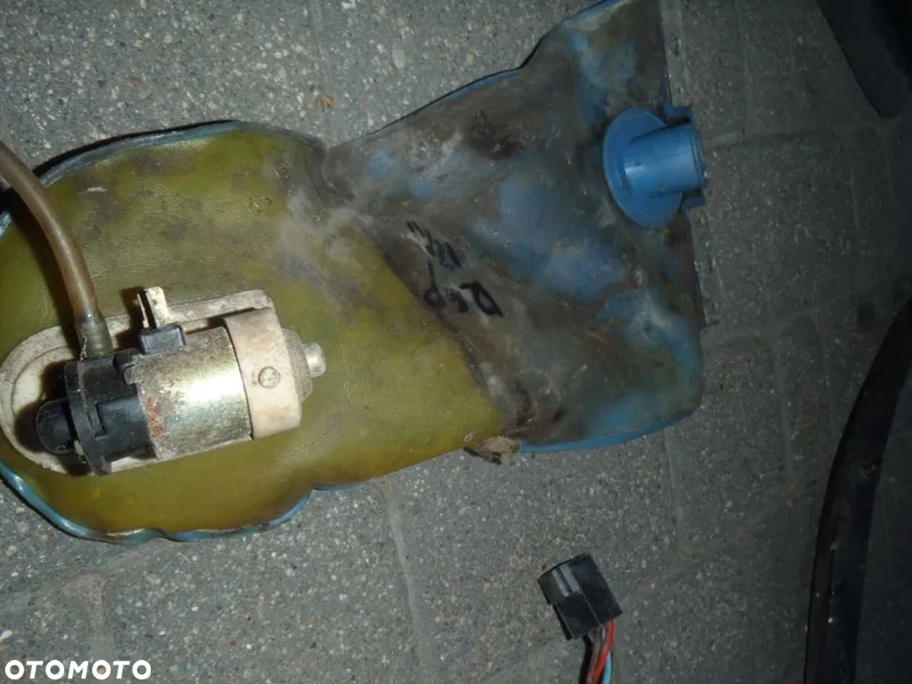 zbiorniczek Worek spryskiwacza zbiornik + pompka Fiat 126p żuk polonez - 3