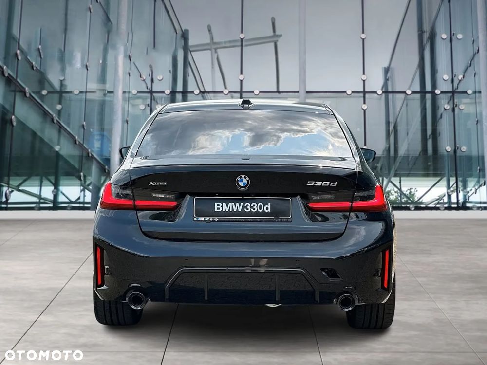 BMW Seria 3 330d xDrive mHEV M Sport - 4