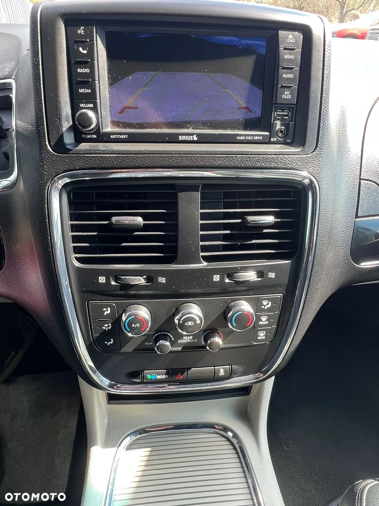 Dodge Grand Caravan - 19