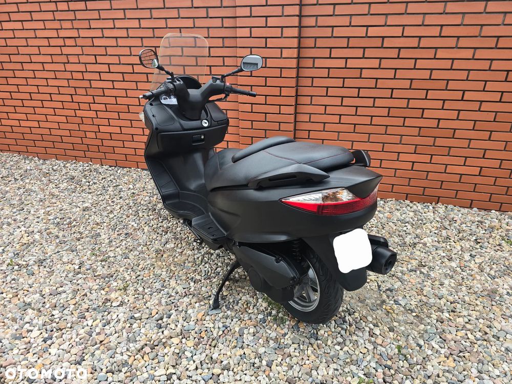 Suzuki Burgman - 9