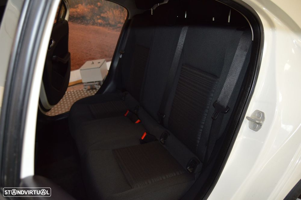 Mercedes-Benz A 160 d Activity Edition - 22