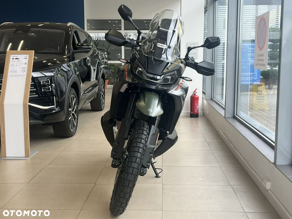 CFMoto MT-X - 4