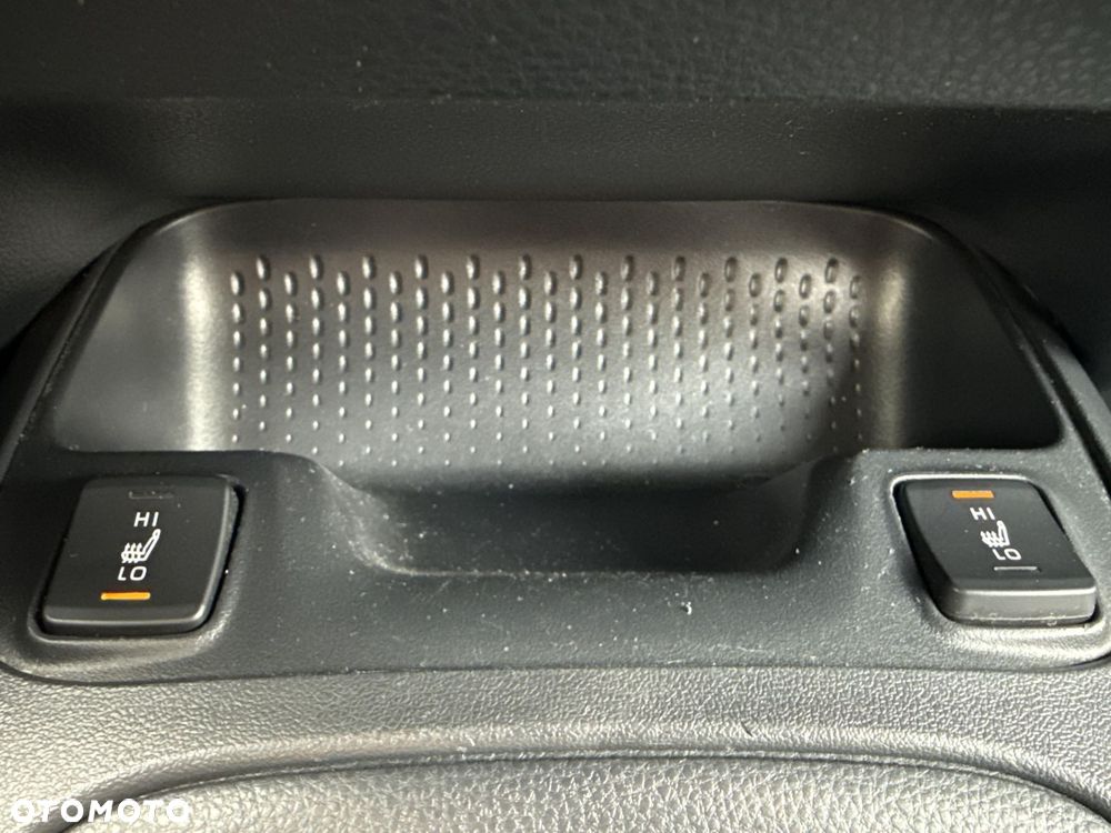 Toyota Corolla 2.0 Hybrid Comfort - 22