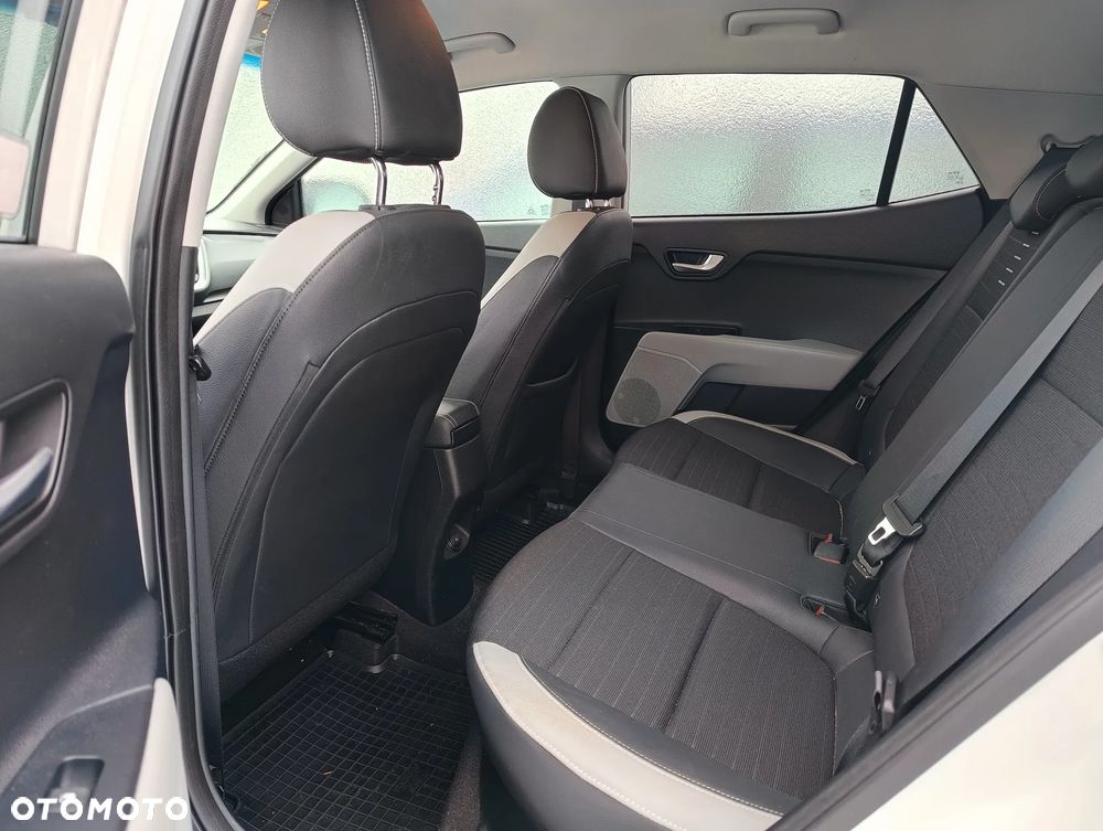 Kia Stonic 1.4 L - 5