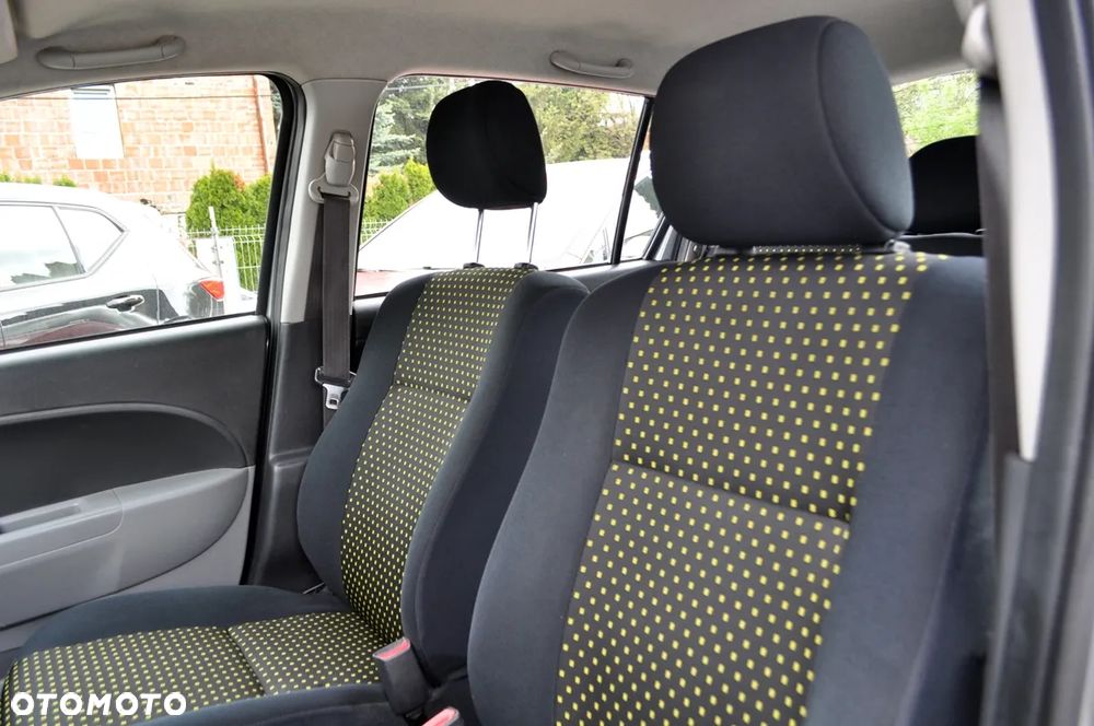 Daihatsu Sirion 1.3 - 18
