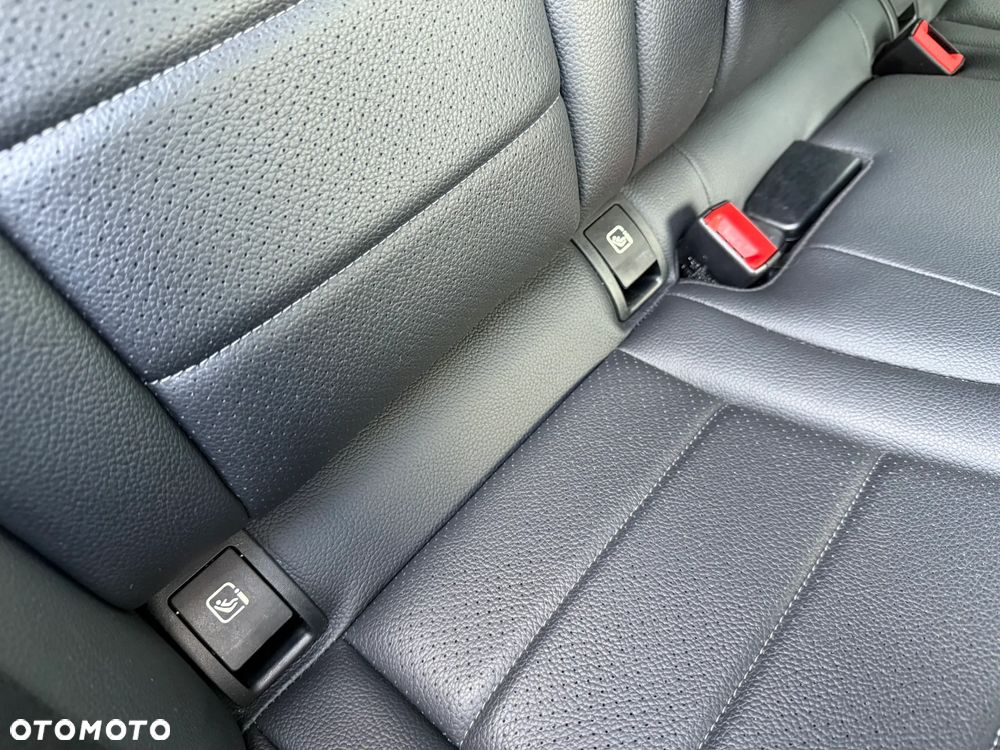 Mercedes-Benz Klasa C 200 d 9G-TRONIC AMG Line - 26