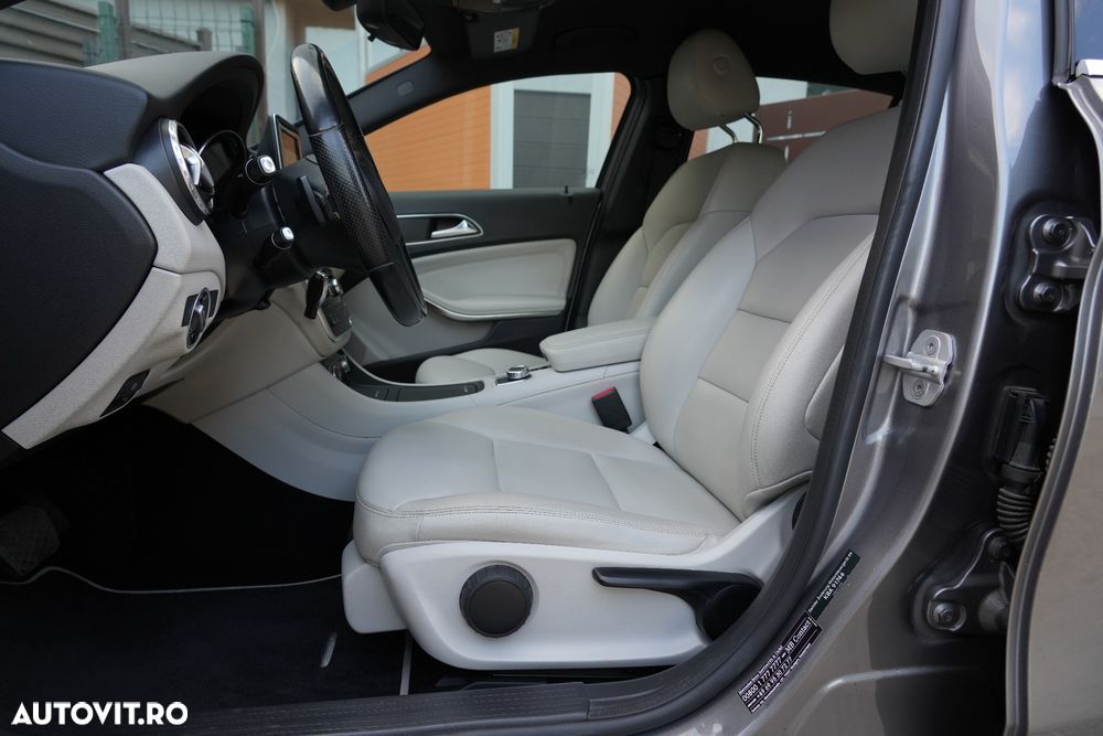 Mercedes-Benz GLA 220 d 4MATIC 7G-DCT - 20