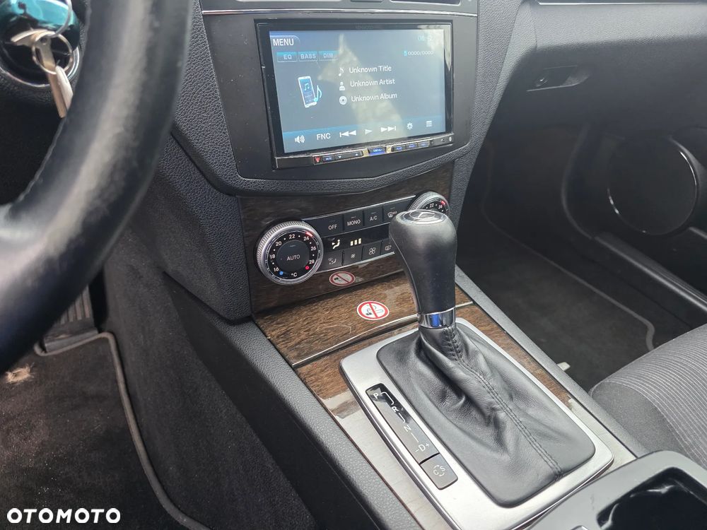 Mercedes-Benz Klasa C 220 CDI DPF Automatik Elegance - 32