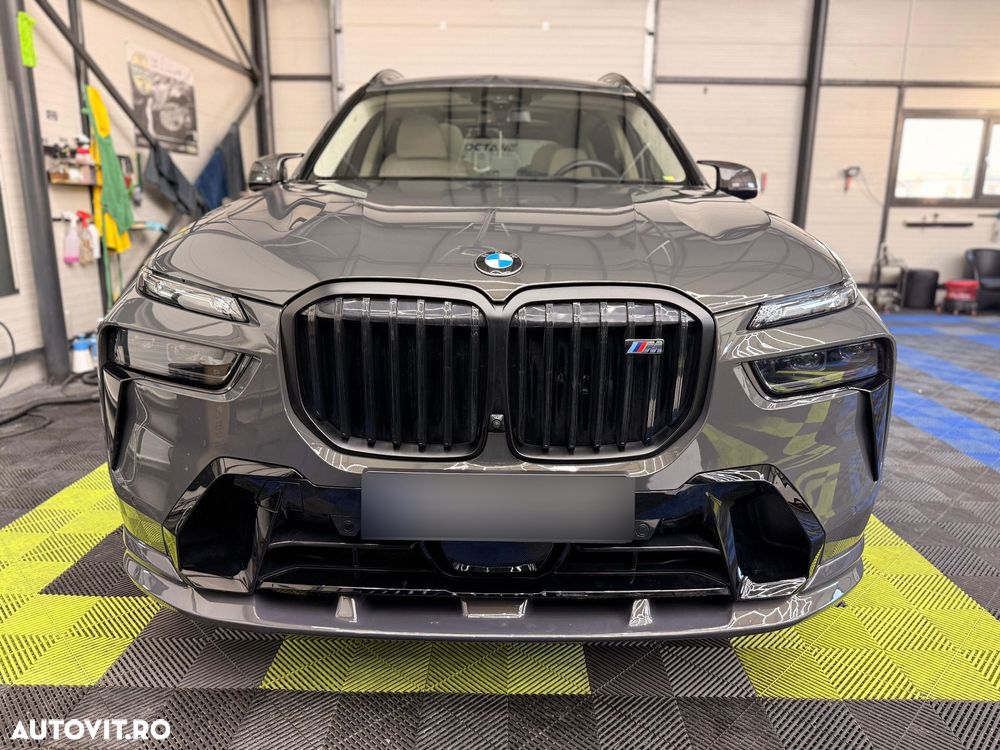 BMW X7 M60i xDrive AT MHEV - 1