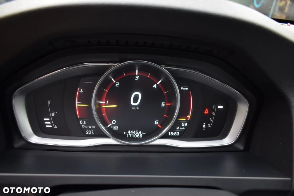 Volvo V60 Cross Country - 26