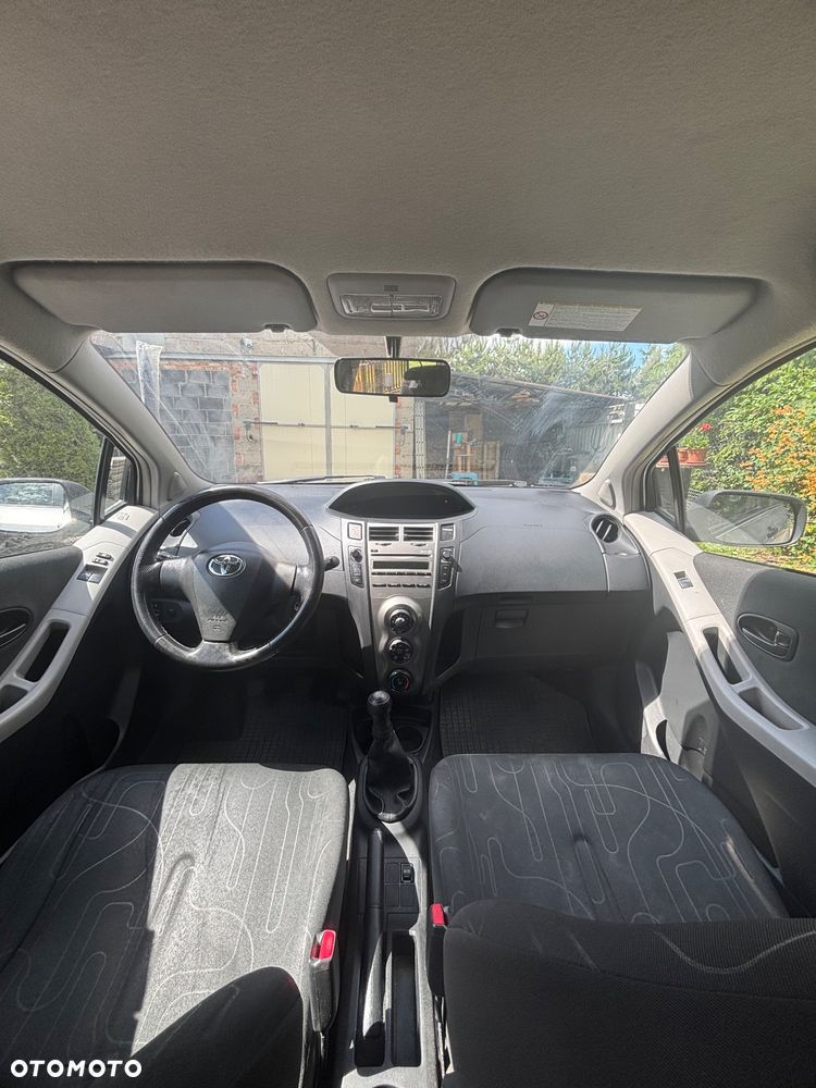 Toyota Yaris - 8