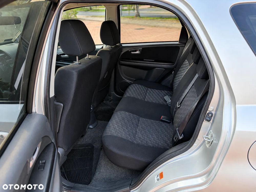 Suzuki SX4 1.6 GS/Premium - 11