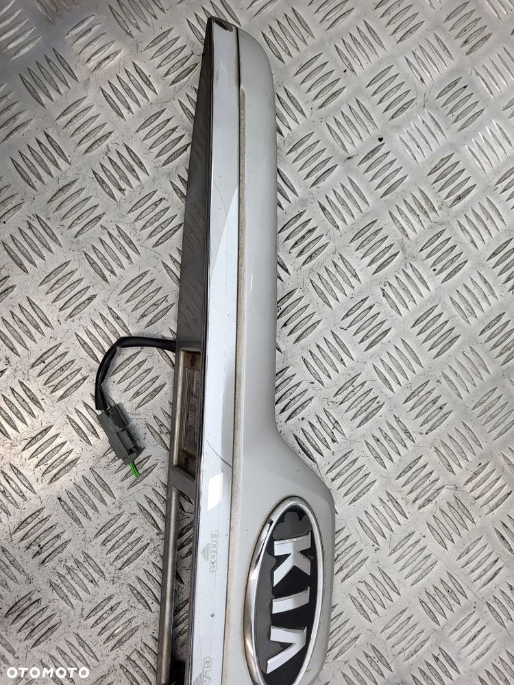 Kia Sportage II Blenda Klapy Bagażnika - 2