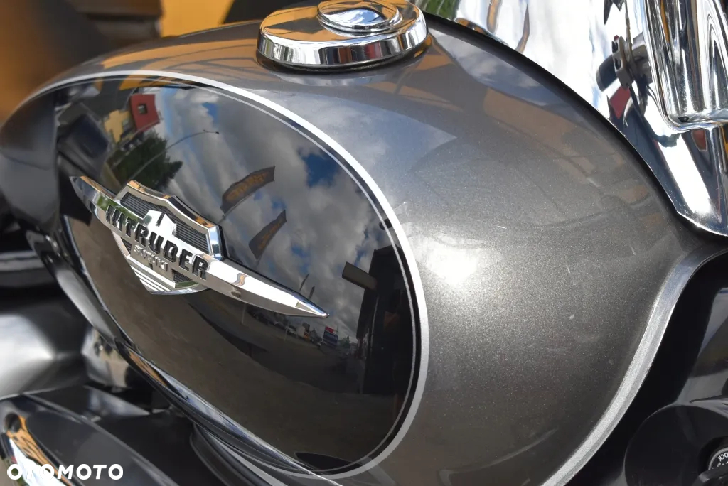 Suzuki Intruder - 36