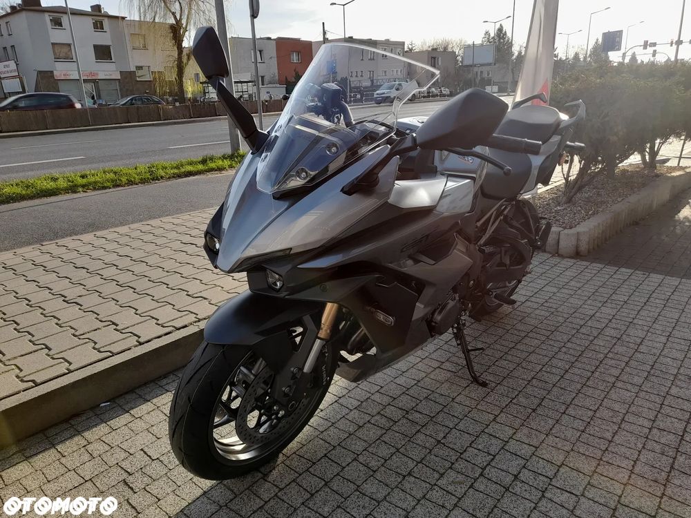 Suzuki GSX 1000 - 1