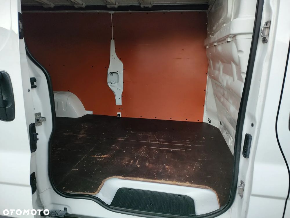 Renault Trafic - 17