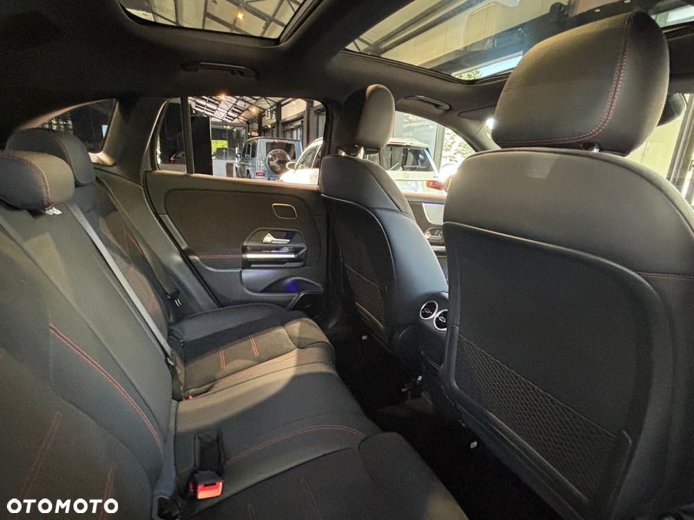 Mercedes-Benz GLA 200 AMG Line - 10