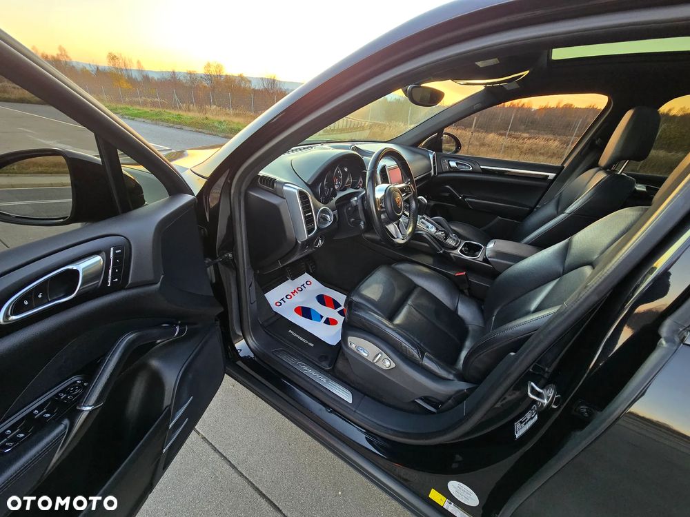 Porsche Cayenne - 19