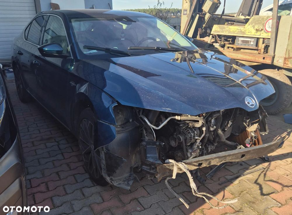 Skoda Superb 2.0 TDI SCR L&K DSG - 2