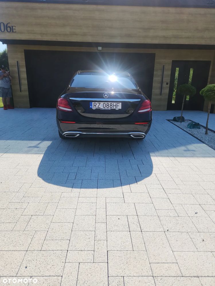 Mercedes-Benz Klasa E 220 d 4-Matic 9G-TRONIC - 4