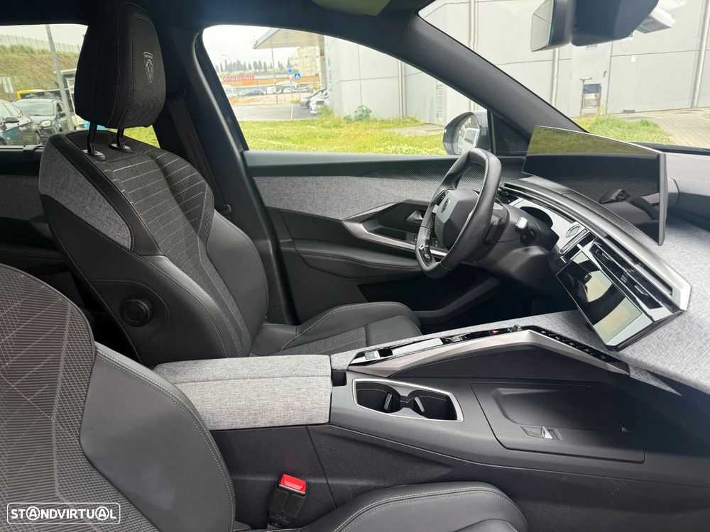 Peugeot 5008 1.2 Hybrid GT e-DCS6 - 17