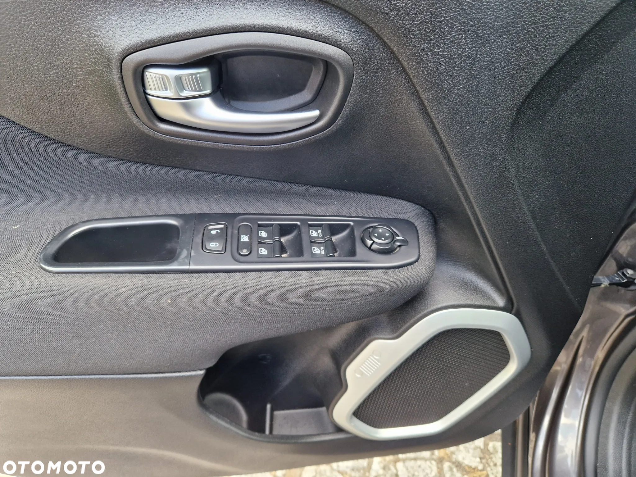 Jeep Renegade 1.6 E-TorQ Longitude FWD - 18