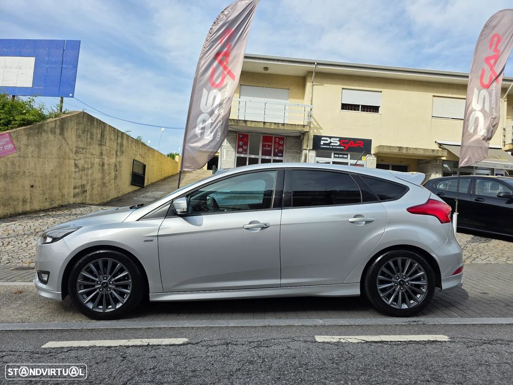 Ford Focus 1.0 EcoBoost MHEV ST-Line - 3