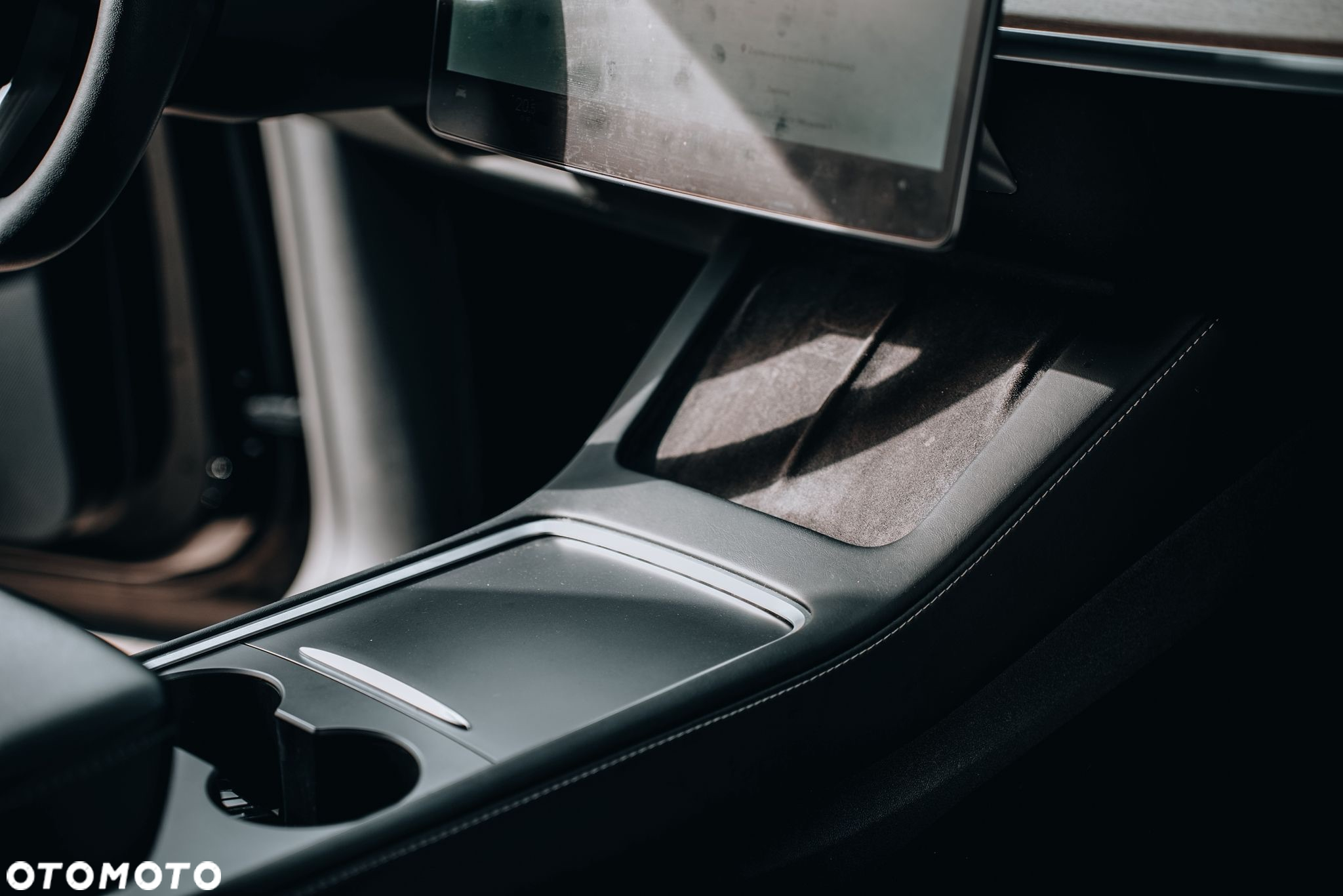 Tesla Y Model Long Range Dual Motor AWD - 33