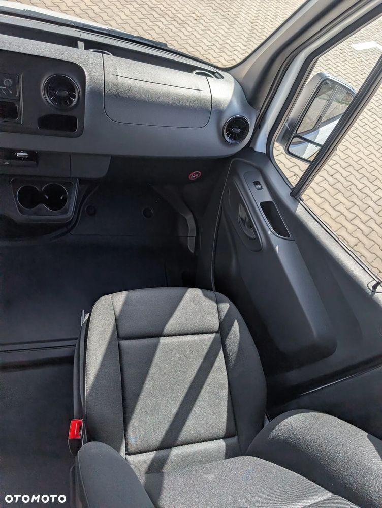 Mercedes-Benz Sprinter - 26