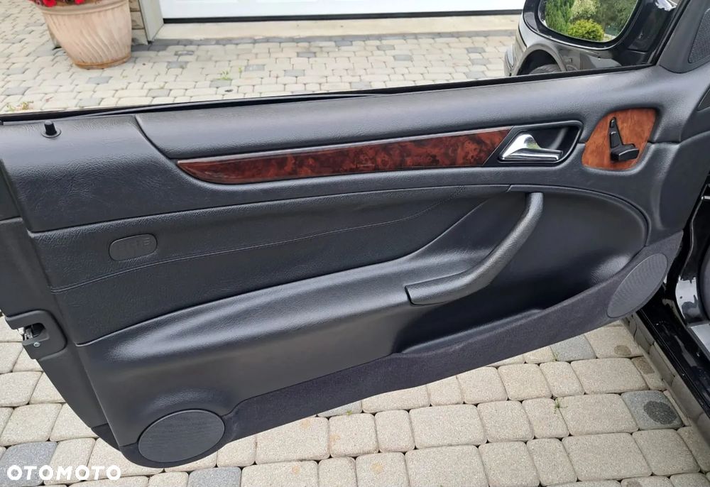 Mercedes-Benz CLK - 23